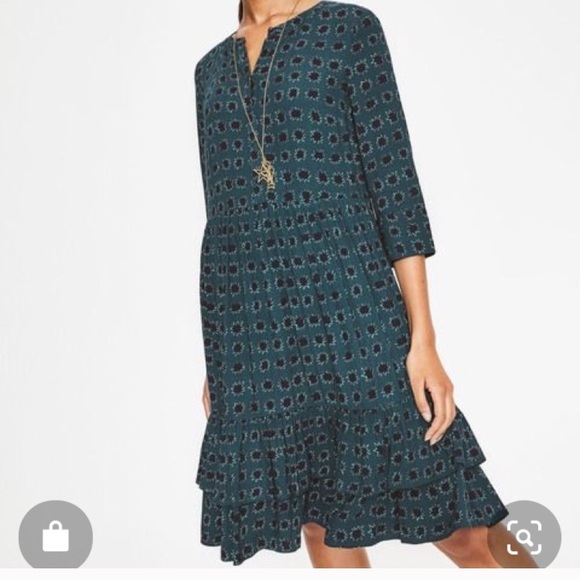 Boden Dresses & Skirts - Boden starburst relaxed tiered hem shirt dress